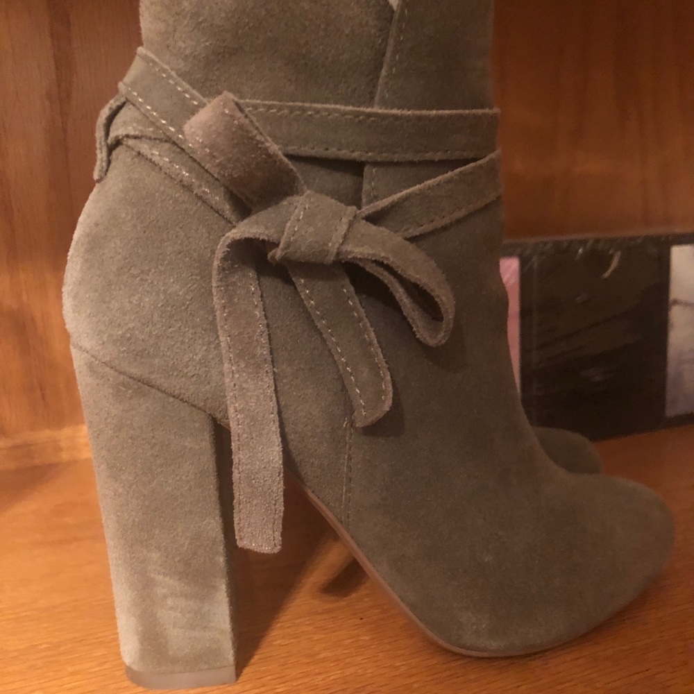 Steve Madden booties Sz 5.5